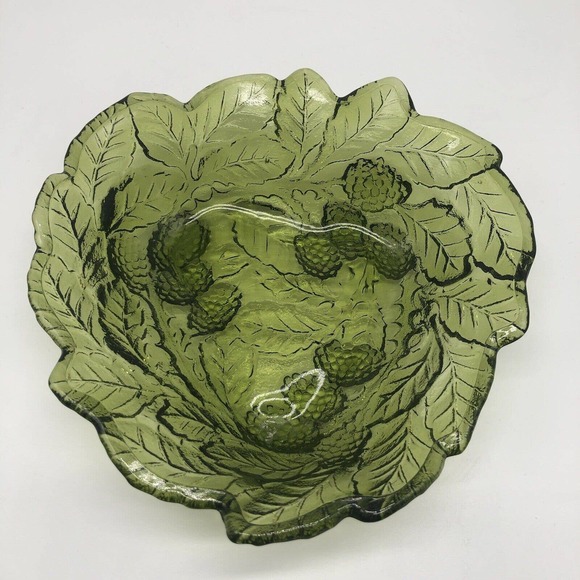 VTG Green Glass Grapes Leaves Scallop Edge Candy Dish Indiana MidCentury Bowl A1 - Picture 2 of 6